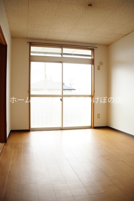 居室・リビング　同型別部屋写真