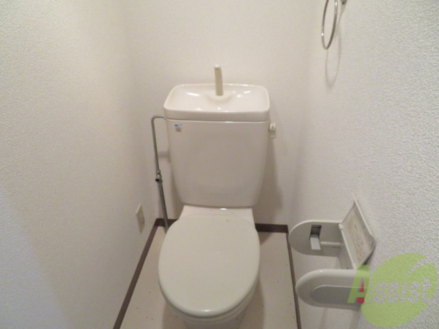 トイレ　トイレはこんな感じで清潔感がありますね～。