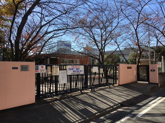 小学校　門真市立速見小学校（小学校）まで457m