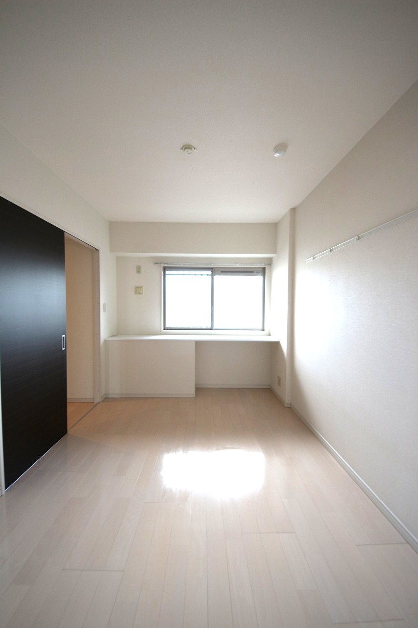 その他共有部分　同タイプの別部屋です。床色など現状優先となります。