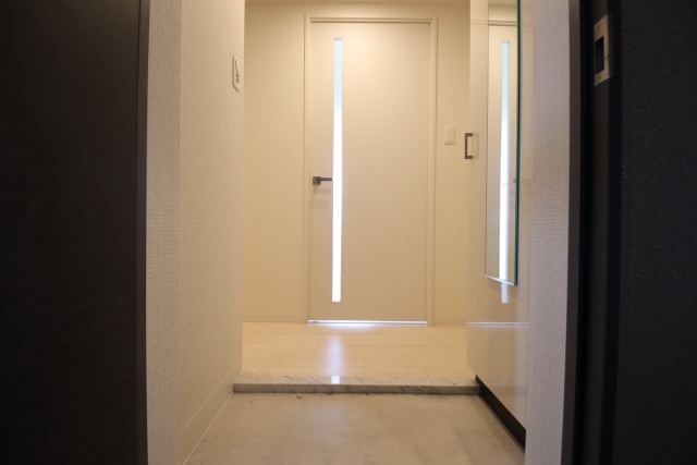 玄関　※別室の参考写真の為、現況優先です。