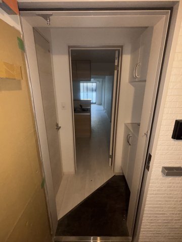 玄関　※同物件別部屋参考写真※