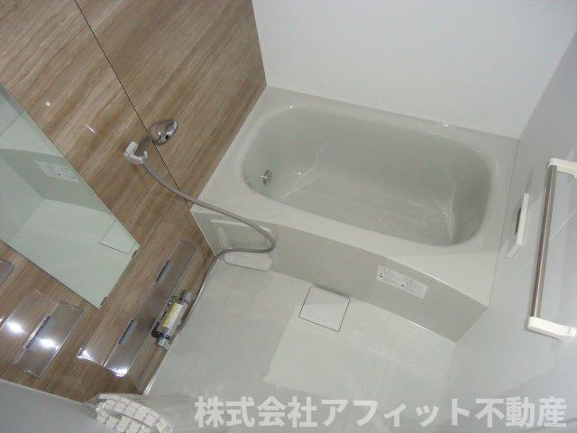 バス・シャワールーム　追い焚き機能付き