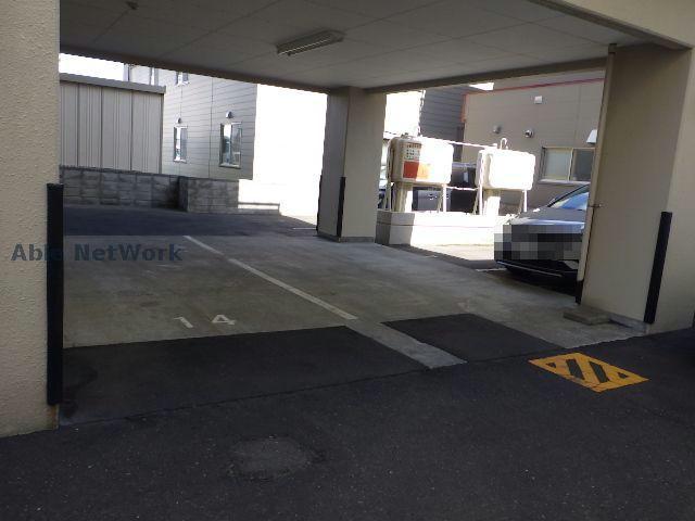 駐車場　駐車場