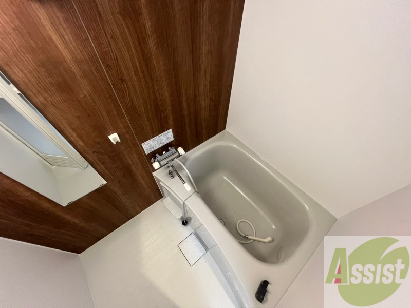 バス・シャワールーム　お風呂になります。一日の疲れを癒してくださいね。