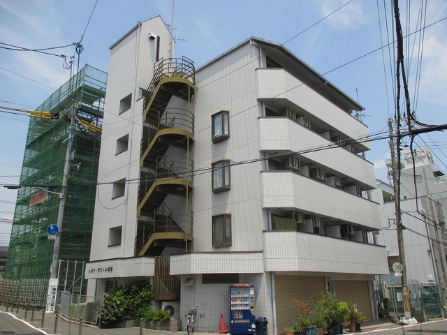 建物外観　外壁タイル張りのお洒落なマンションです