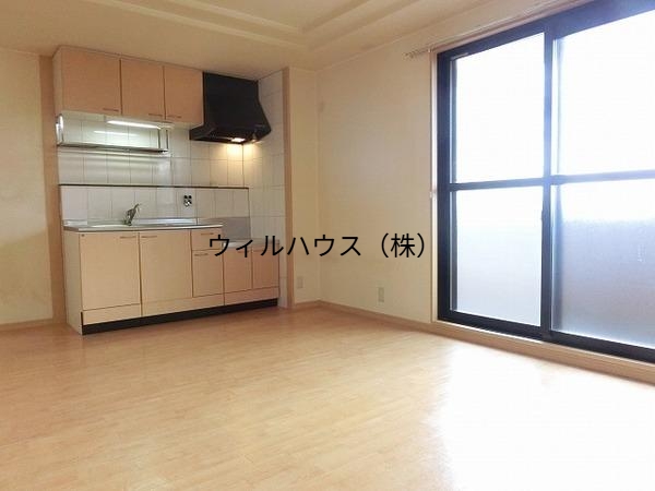 居室・リビング　日当たり良好！