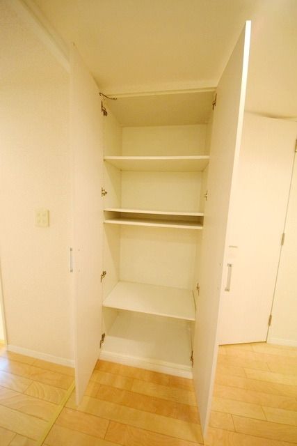収納　★玄関ホールにもしっかり収納★