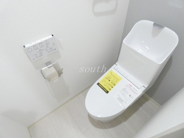 トイレ　ウォシュレット付きのトイレ