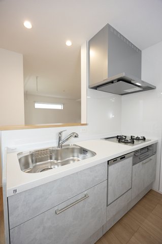 キッチン　※写真は同タイプ住戸です。