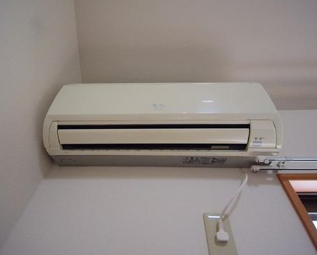 その他　エアコン付き