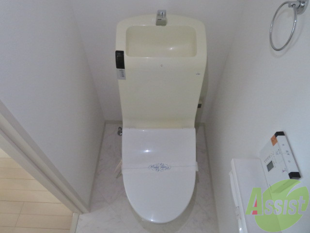 トイレ　トイレは、シンプルでとても使いやすそうですね。