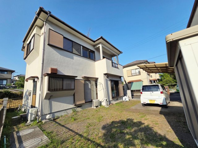 庭　プールやBBQも楽しめる広い庭！戸建てならではの特権です。