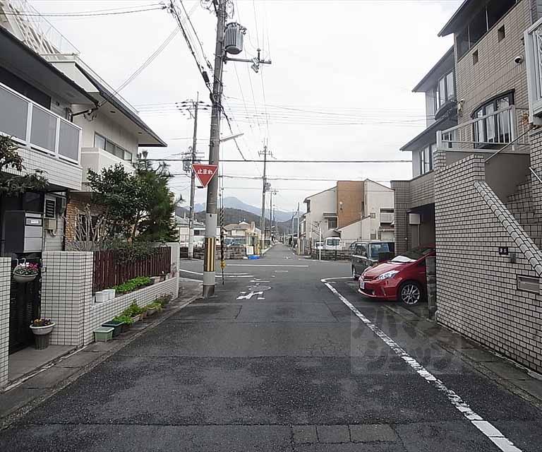 その他　前面道路です。