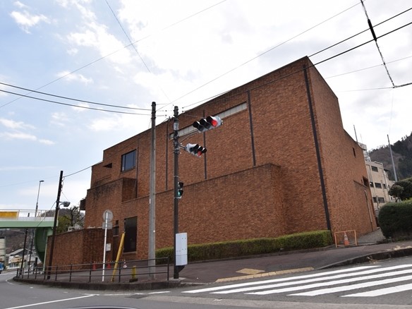 その他　相模原市役所教育局生涯学習部津久井中央公民館（その他）まで1652m