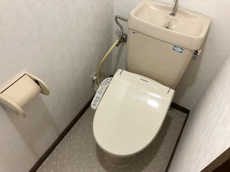 トイレ　ウォシュレット付