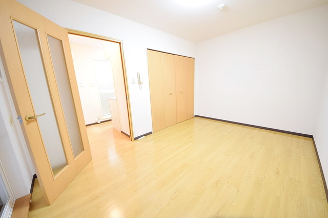 居室・リビング　～白を基調としたきれいなお部屋っ～