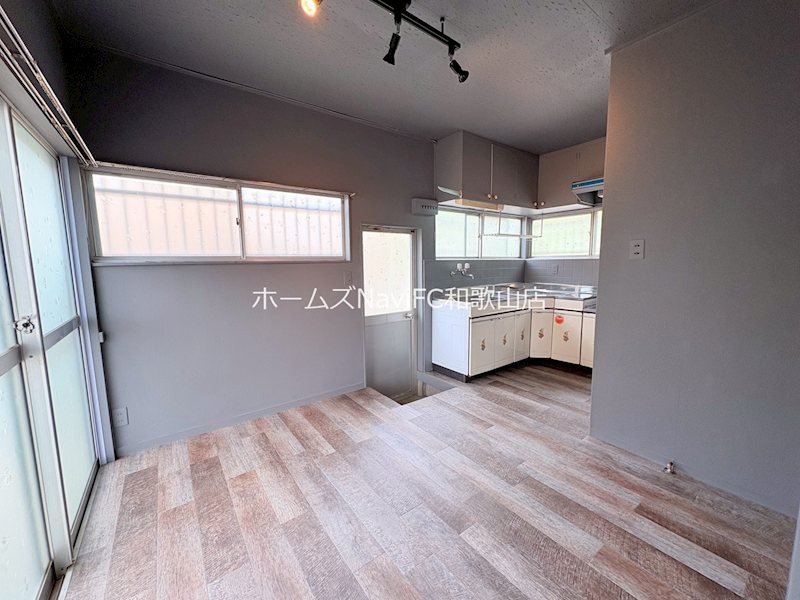 園部戸建ての居間写真