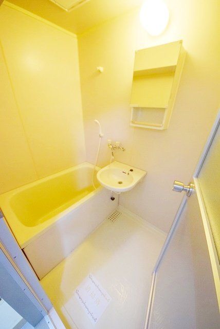 バス・シャワールーム　別部屋参考写真