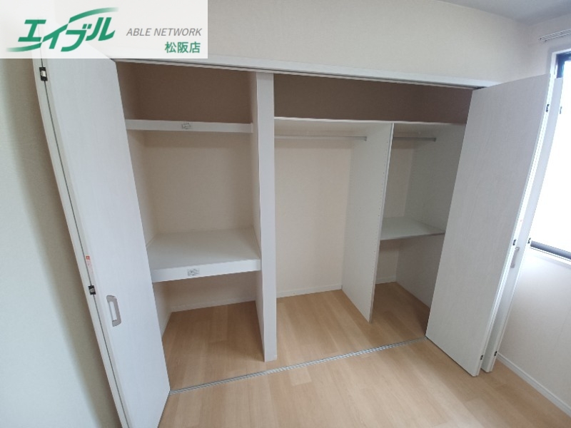 収納　同型タイプのお写真となります。