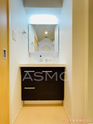洗面設備　同マンション別部屋　参考写真