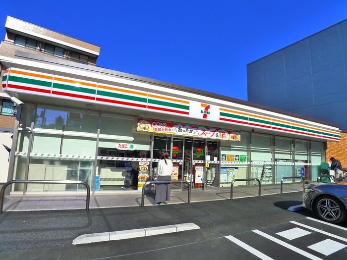 コンビニ　セブンイレブン（コンビニ）まで490m