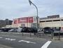 スーパー　ロピア鶴見島忠ホームズ店（スーパー）まで239m