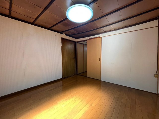 その他部屋・スペース　寝室にも最適な洋室4.5帖♪照明付きです♪