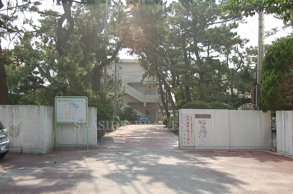 中学校　百道中学校（中学校）まで750m
