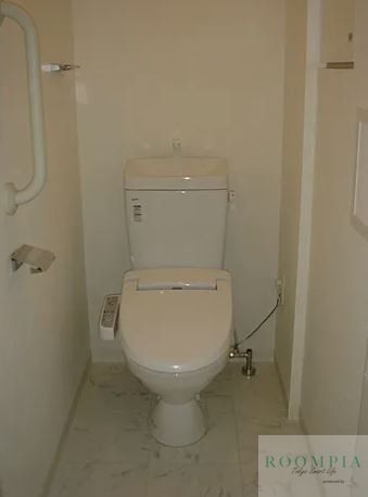トイレ　※同タイプの別のお部屋です。