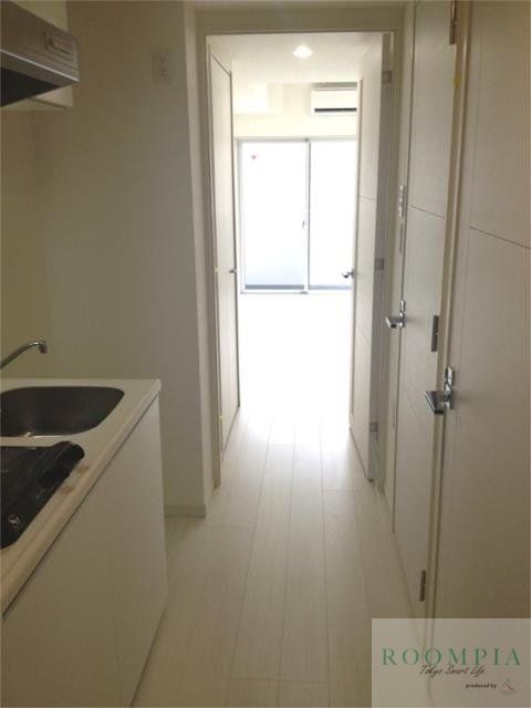 玄関　※同タイプの別のお部屋です。