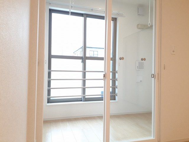 バルコニー　室内物干しです。