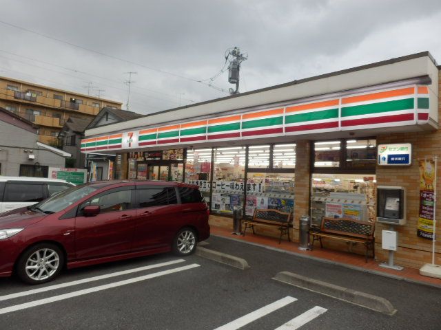 コンビニ　セブンイレブン（コンビニ）まで77m
