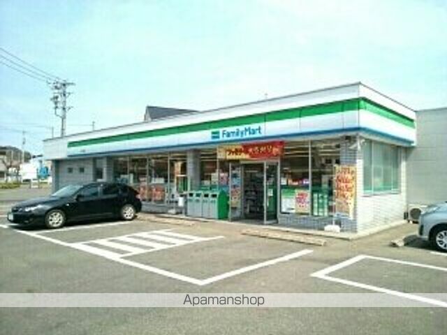 コンビニ　ファミリーマート　犬山上野店（コンビニ）まで790m