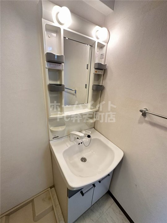 洗面設備　独立洗面台です