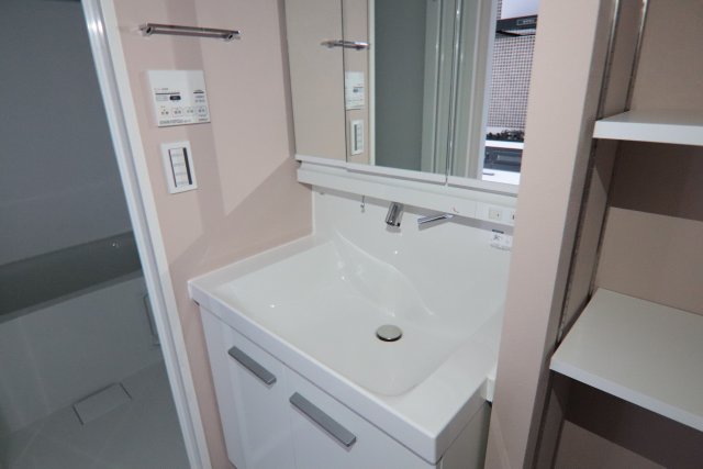 洗面設備　※別部屋の参考写真です