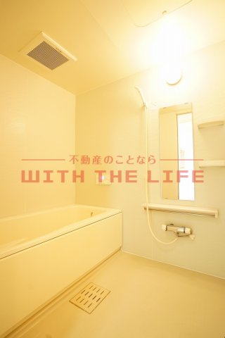 バス・シャワールーム　コンパクトで使いやすいお風呂です