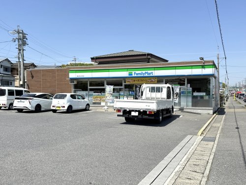 コンビニ　ファミリーマート 春日井松本町店（コンビニ）まで647m