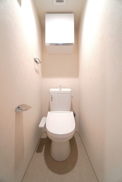 トイレ　※写真は同タイプ住戸です。
