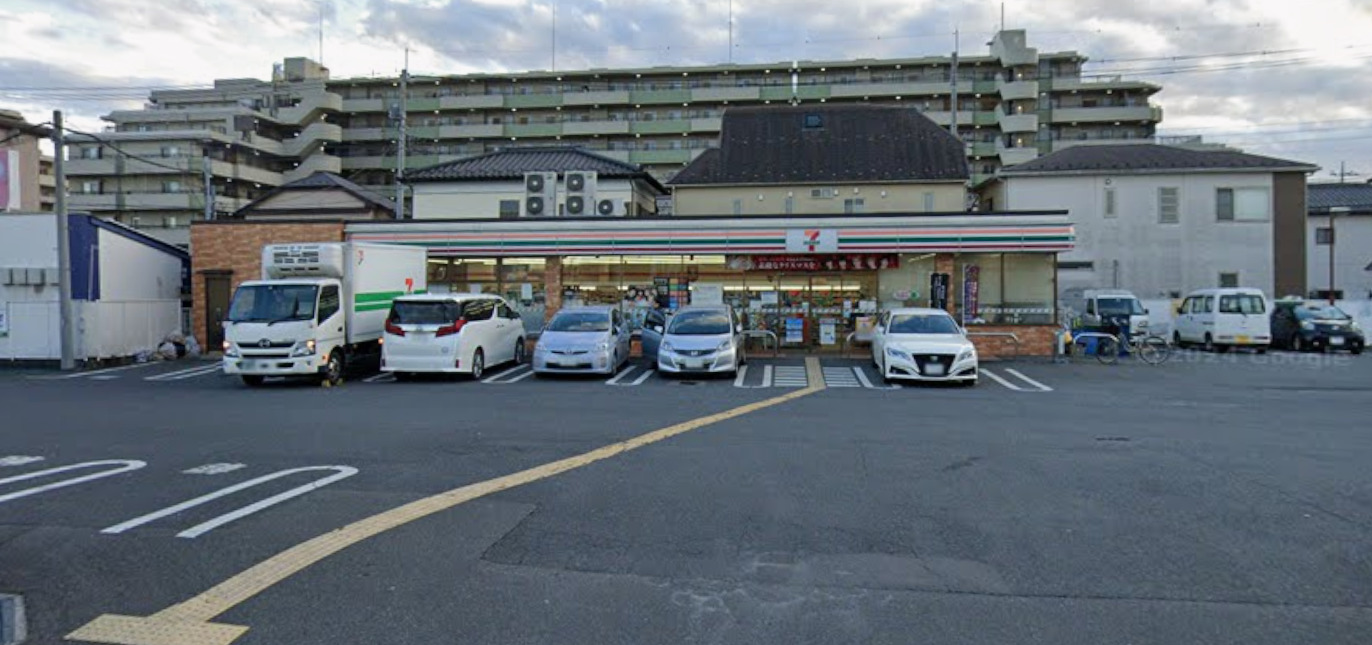 コンビニ　セブンイレブン越谷平方南町店（コンビニ）まで604m