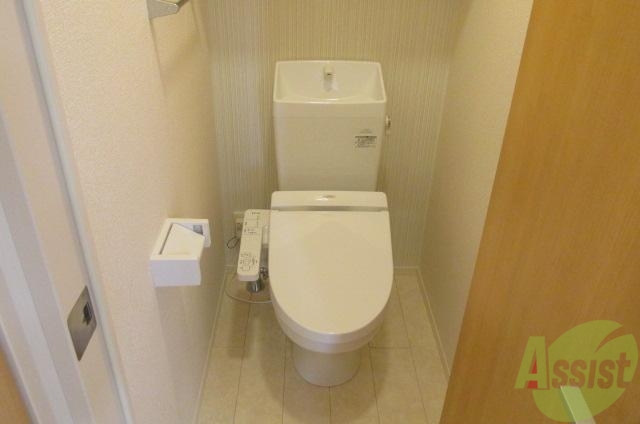 トイレ　ウォシュレット付のトイレです。