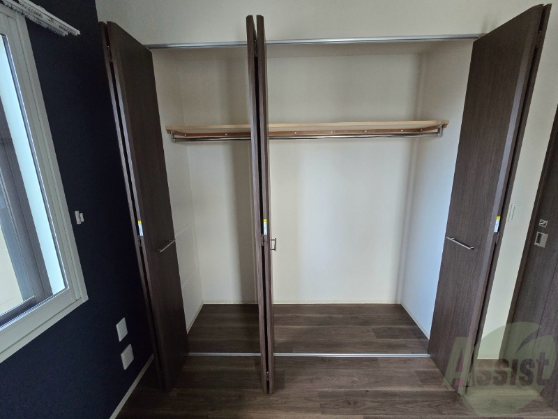 収納　寝室の収納です。部屋がすっきり片付きます。