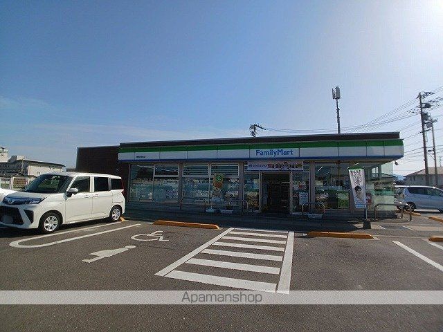 コンビニ　ファミリーマート香南由佐店さん（コンビニ）まで300m