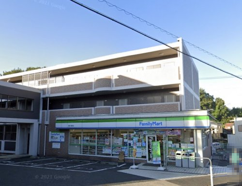 コンビニ　ファミリーマート 昭和八雲町店（コンビニ）まで652m