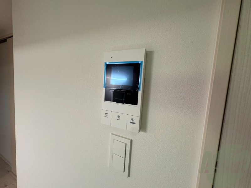 セキュリティ　ＴＶモニター付インターホンです。来客者の顔が見えるので安心！