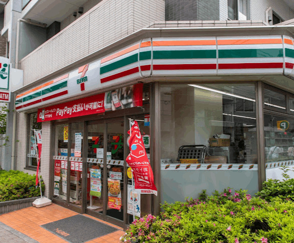 コンビニ　セブンイレブン文京湯島２丁目店（コンビニ）まで225m