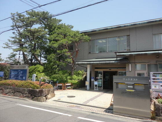 図書館　藤沢市辻堂市民図書館（図書館）まで1252m