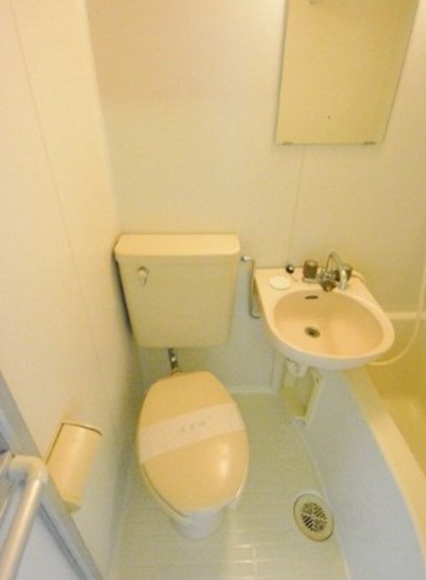 トイレ　別部屋参考写真。