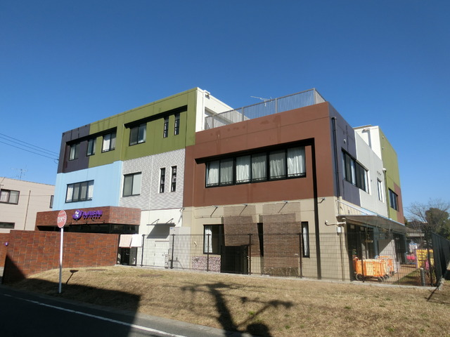 幼稚園・保育園　あじさい保育園（幼稚園・保育園）まで496m