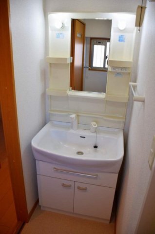 洗面設備　反転間取りのの写真となります